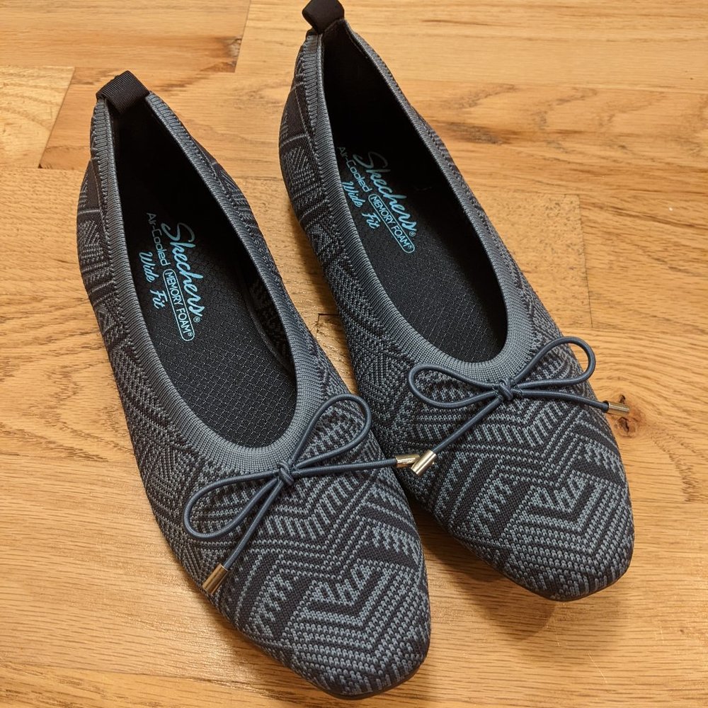 Sketchers wide fit flats